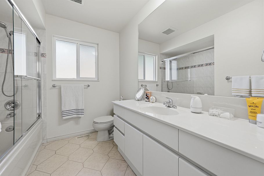 2716 Byron Road North Vancouver, BC - 25