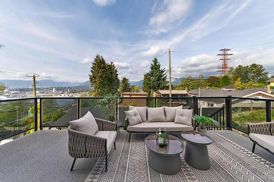 3615 Yale Street Vancouver, BC - 11