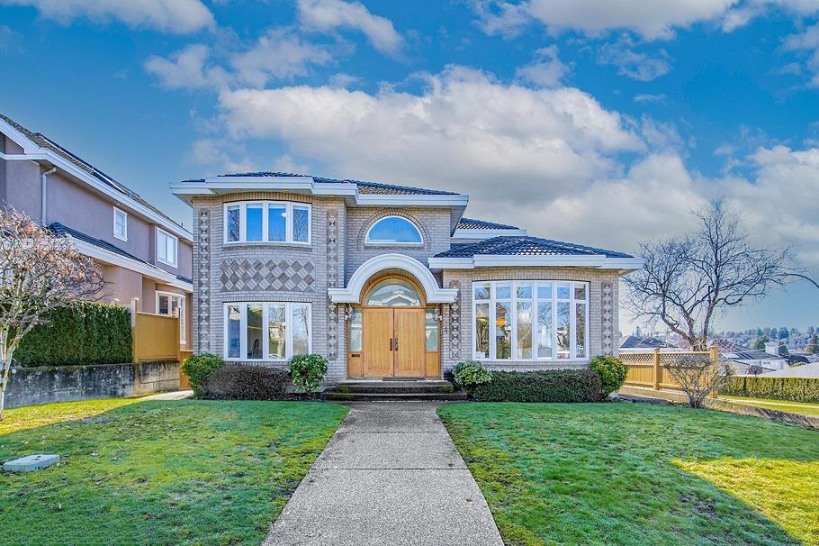 2288 W 20th Avenue Vancouver, BC - 1