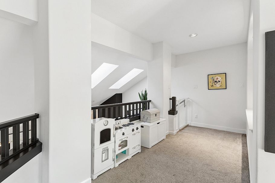 5 1550 Larkhall Crescent North Vancouver, BC - 21