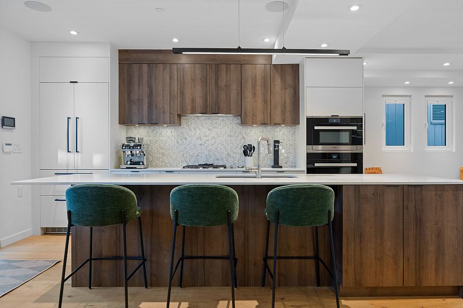 2142 W 1st Avenue Vancouver, BC - 11