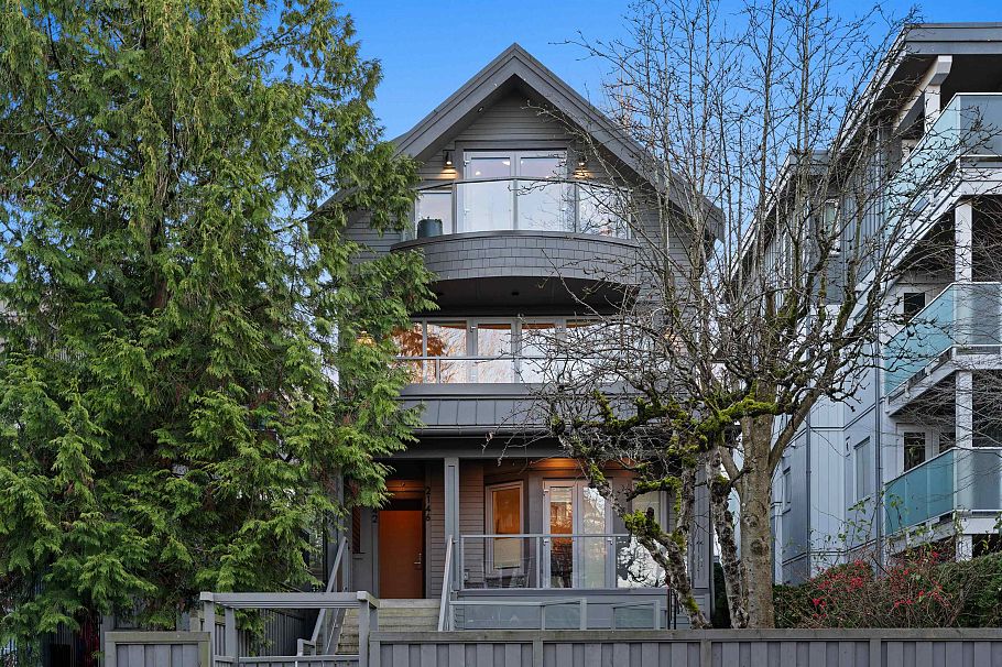 2142 W 1st Avenue Vancouver, BC - 1
