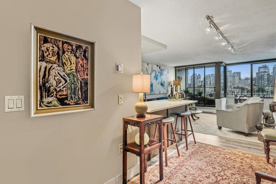 521 666 Leg In Boot Square Vancouver, BC - 2