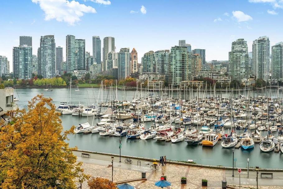 521 666 Leg In Boot Square Vancouver, BC - 19