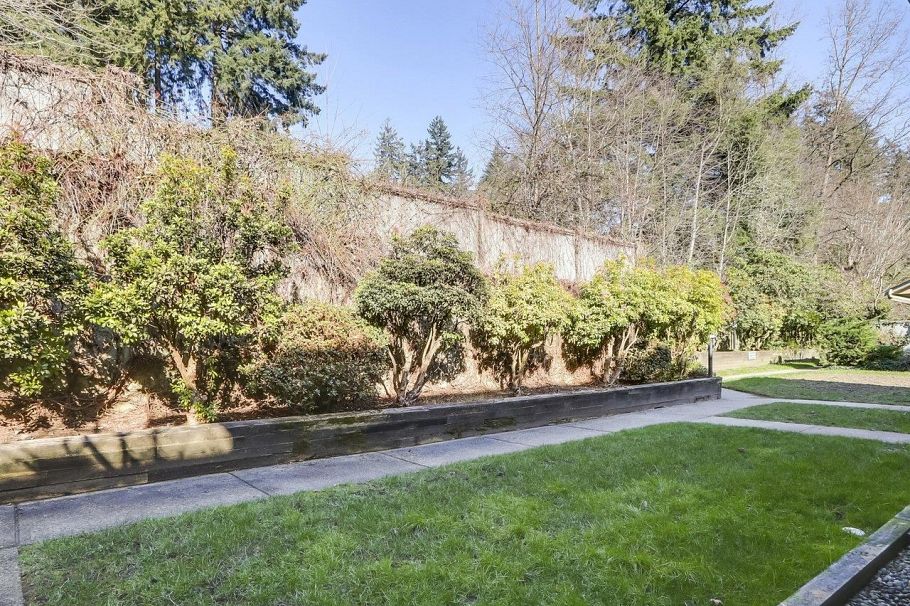 29 900 W 17th Street North Vancouver, BC - 30