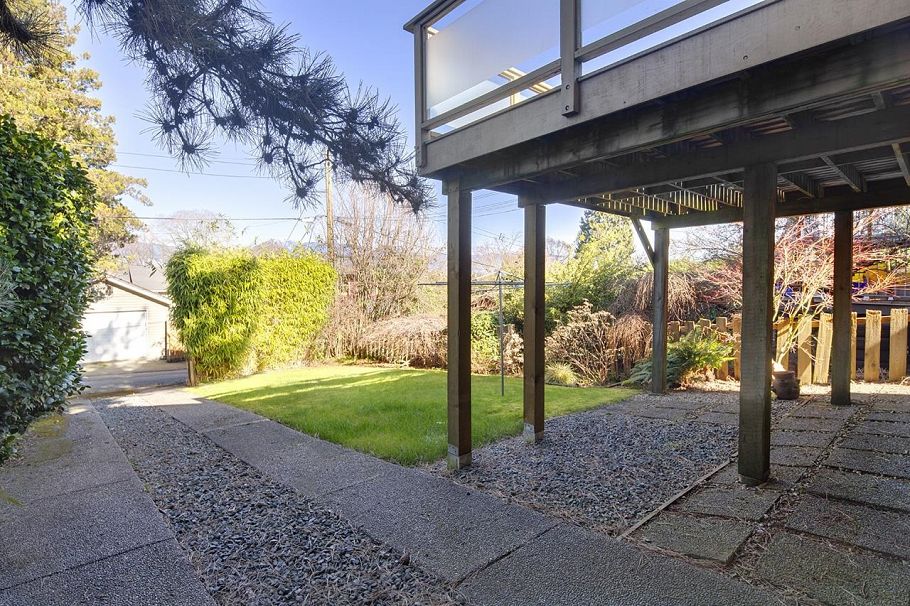 3657 W 14th Avenue Vancouver, BC - 38