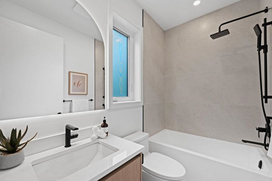 1 3880 W 23rd Avenue Vancouver, BC - 27