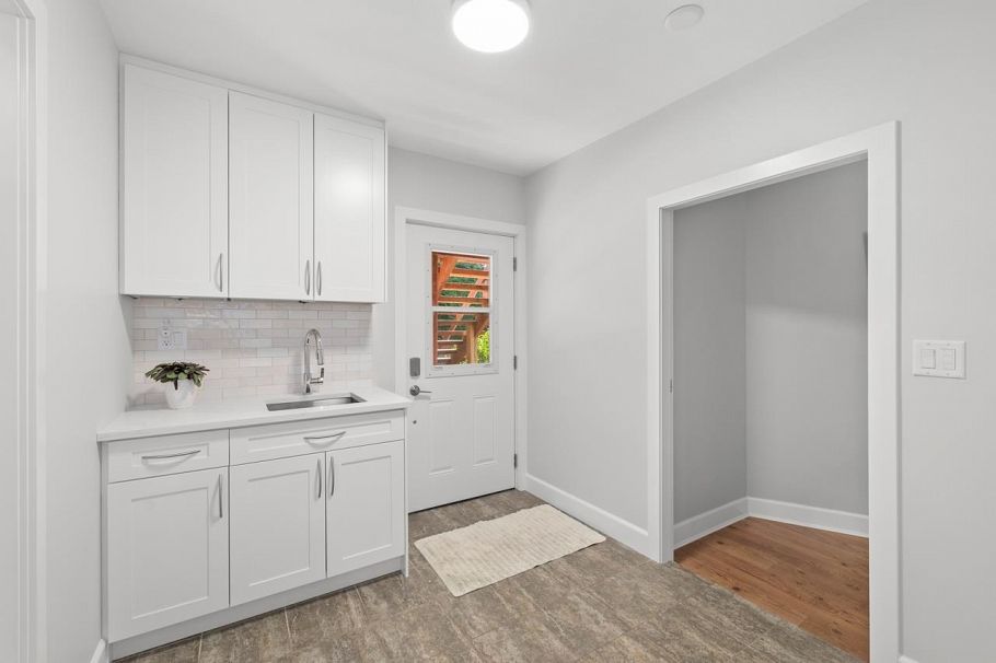 145 E Kensington Road North Vancouver, BC - 36