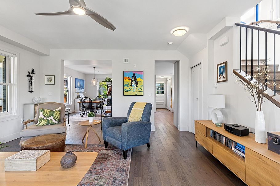 1 244 E 5th Street North Vancouver, BC - 15