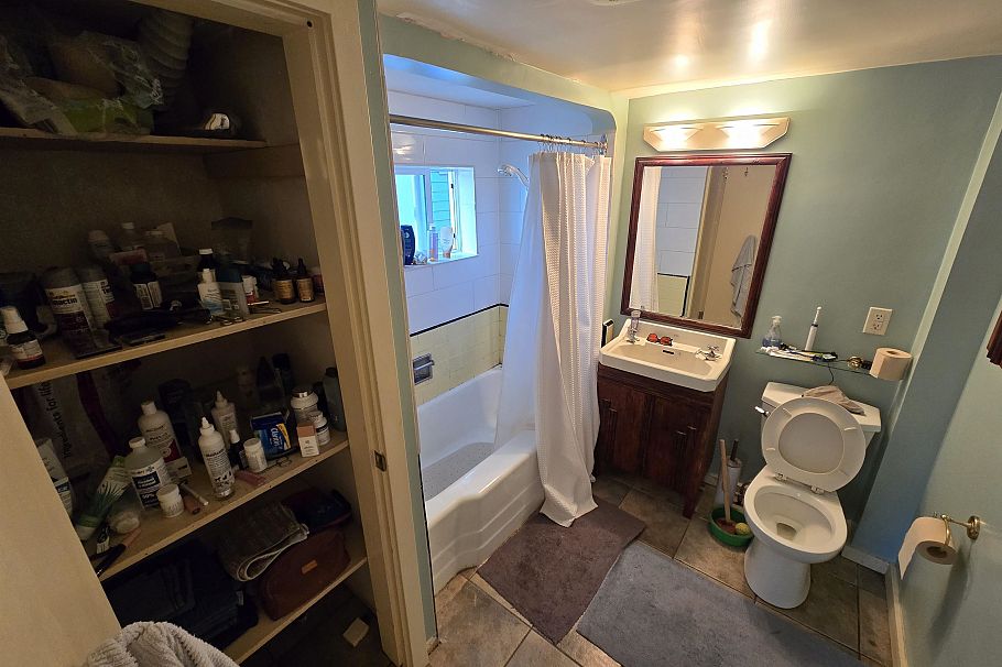 4212 Perry Street Vancouver, BC - 12