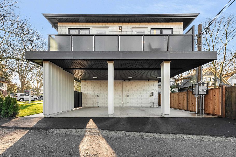 323 N Kamloops Street Vancouver, BC - 26