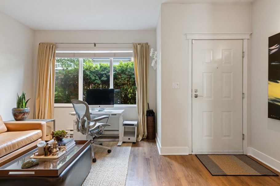 361 5790 East Boulevard Vancouver, BC - 4