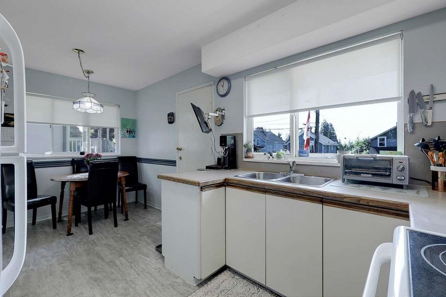 203 E 26th Street North Vancouver, BC - 6