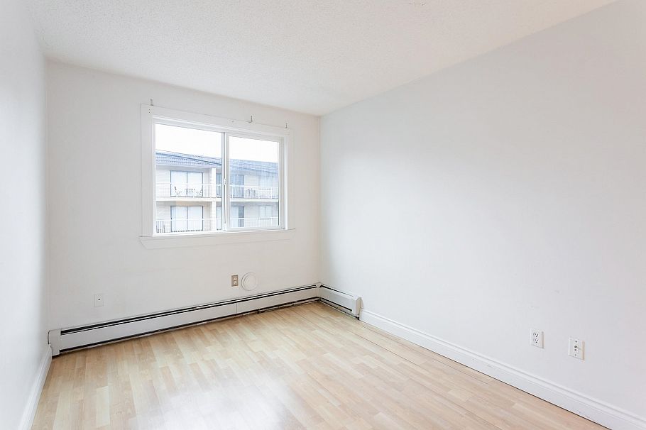 112 240 Mahon Avenue North Vancouver, BC - 12