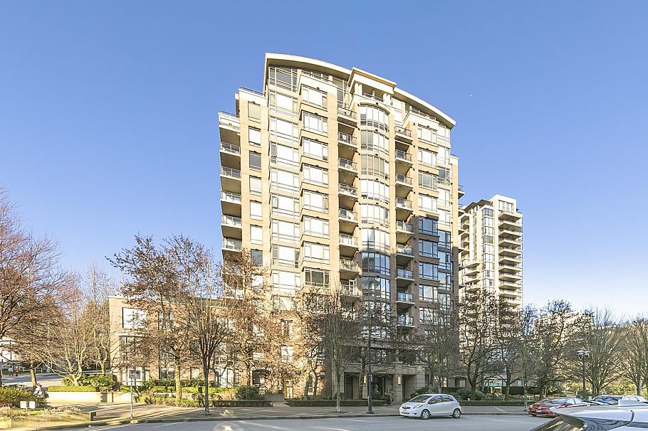 312 170 W 1st Street North Vancouver, BC - 35
