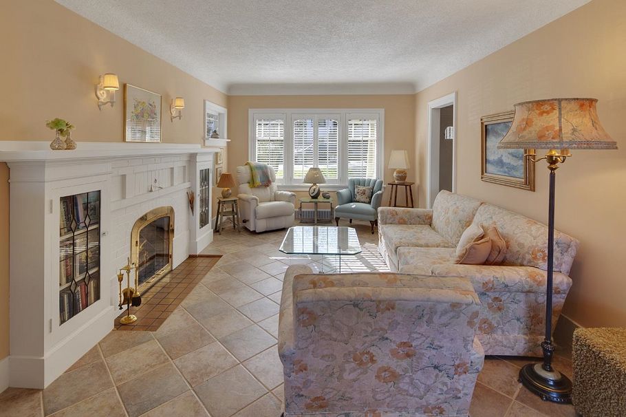 3657 W 14th Avenue Vancouver, BC - 15