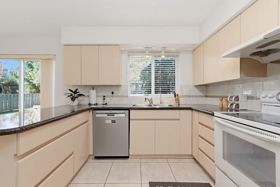 2716 Byron Road North Vancouver, BC - 11