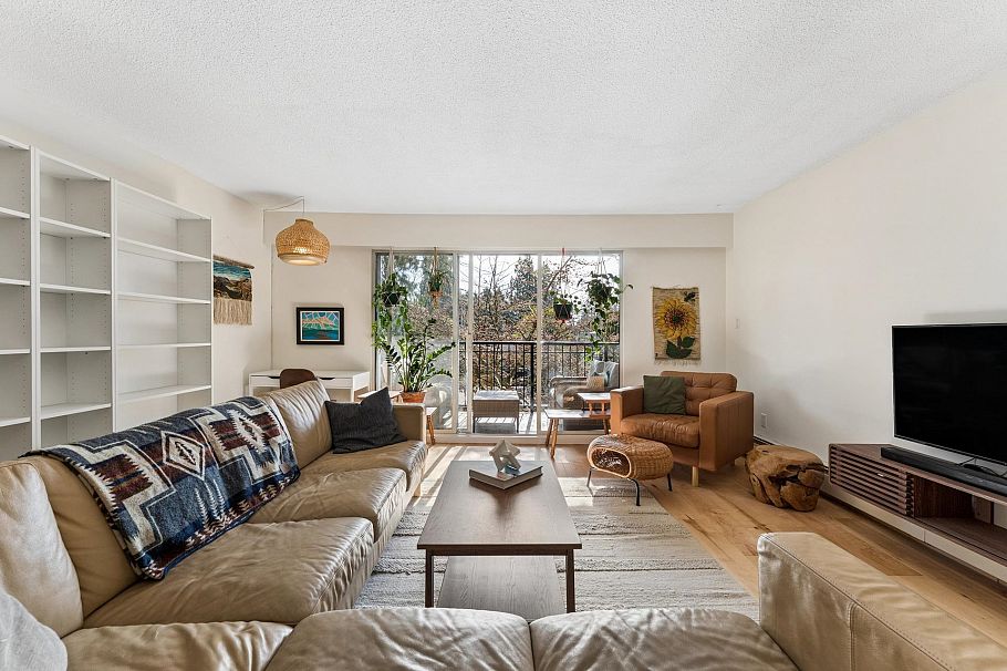 211 1385 Draycott Road North Vancouver, BC - 2