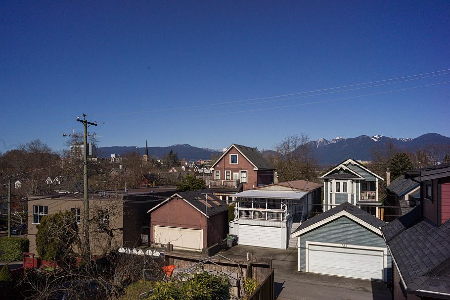 723 Union Street Vancouver, BC - 34