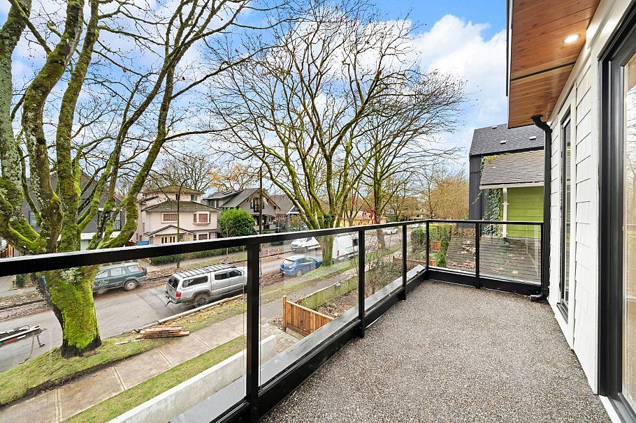 1 1967 E 13th Avenue Vancouver, BC - 24