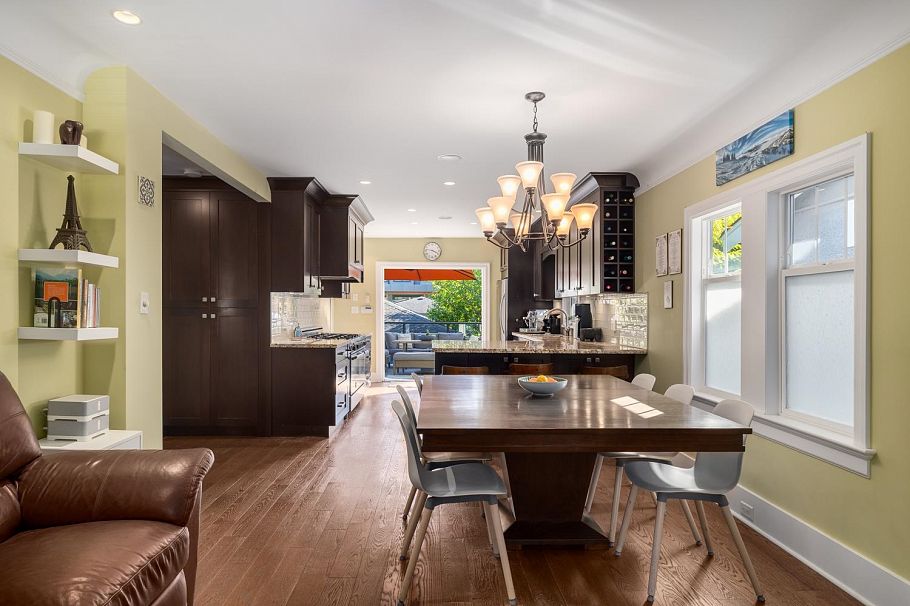 3432 W 13th Avenue Vancouver, BC - 9