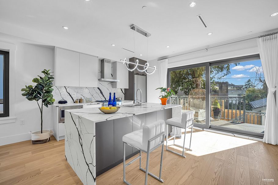 1 1722 W 68th Avenue Vancouver, BC - 7