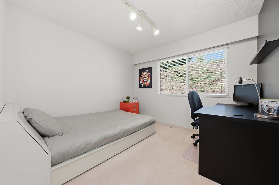 2716 Byron Road North Vancouver, BC - 24