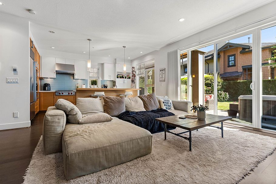 41 3639 Aldercrest Drive North Vancouver, BC - 8