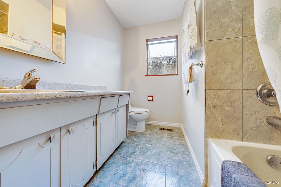 851 E 50th Avenue Vancouver, BC - 12