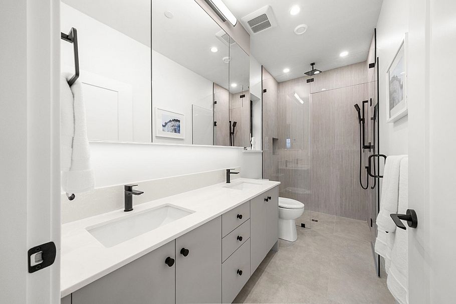 2 2247 Parker Street Vancouver, BC - 19