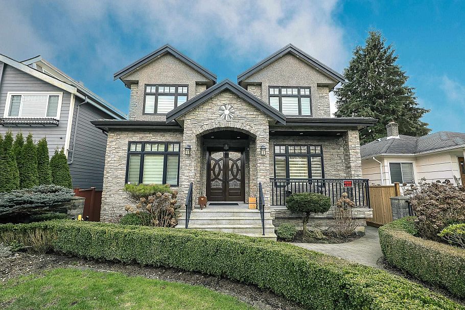 66 W 44th Avenue Vancouver, BC - 2