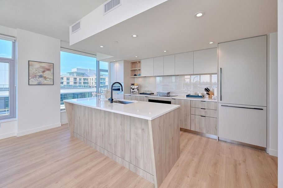 807 755 Harbourside Drive North Vancouver, BC - 16