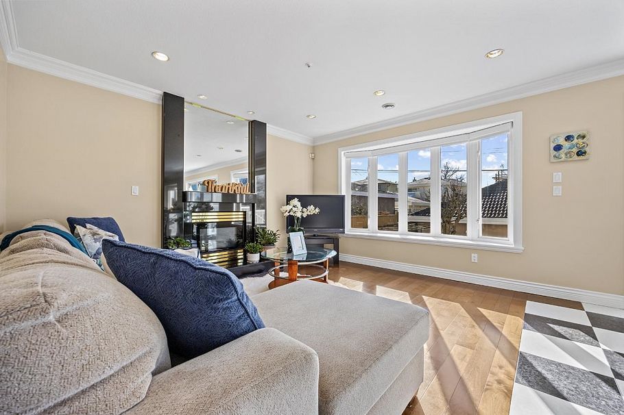 2288 W 20th Avenue Vancouver, BC - 12