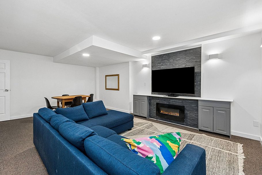 5709 Owl Court North Vancouver, BC - 25