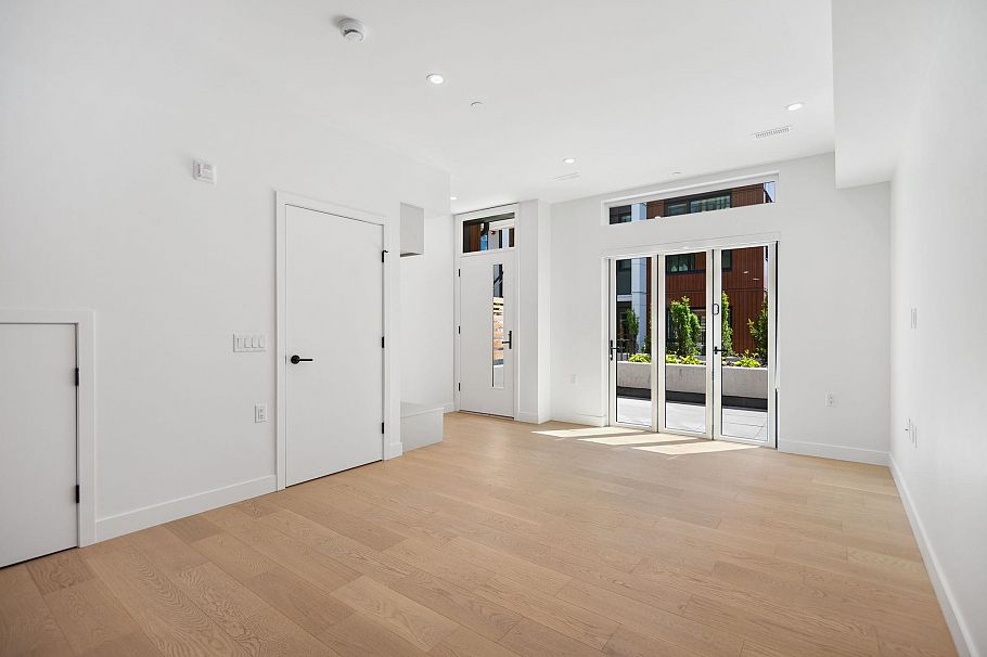 123 725 W 49 Avenue Vancouver, BC - 6