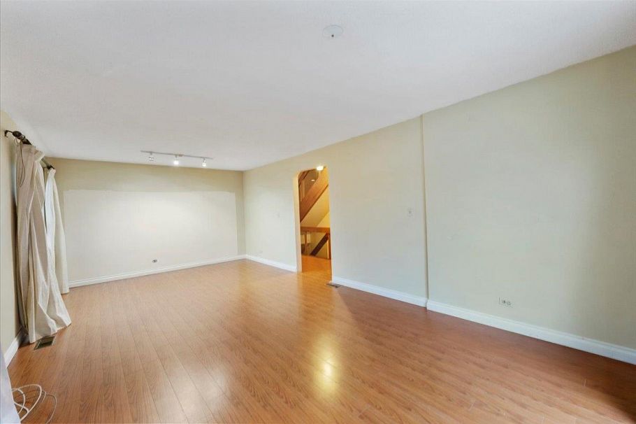 1064 Ruthina Avenue North Vancouver, BC - 17