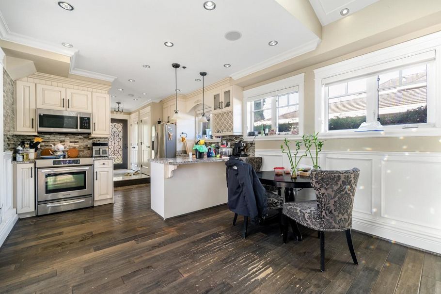 1441 W 49th Avenue Vancouver, BC - 21