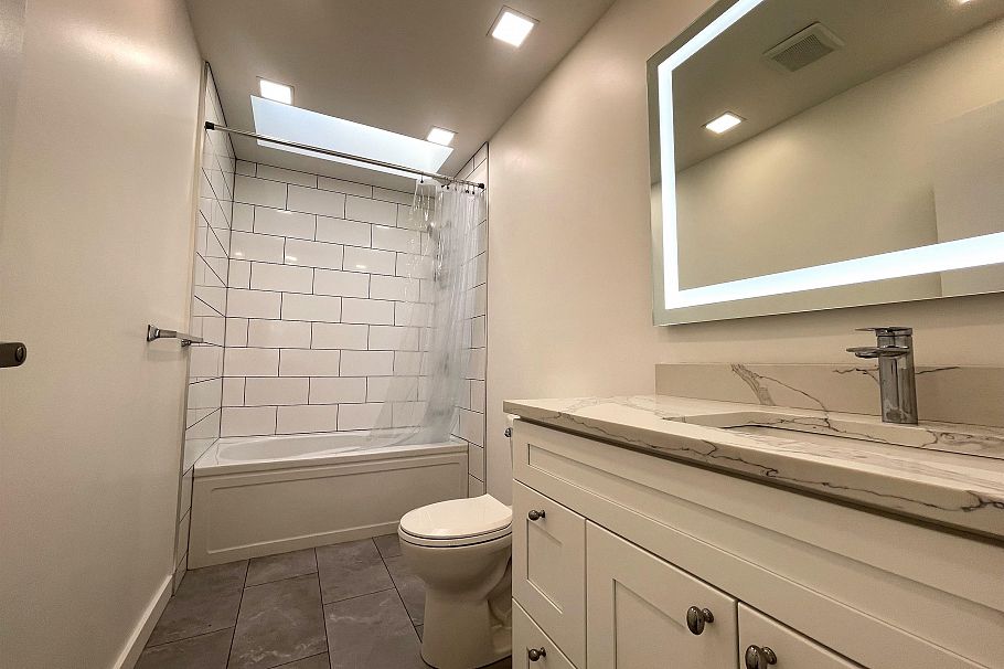 8132 Laval Place Vancouver, BC - 16