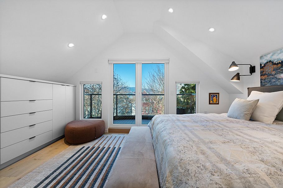 2142 W 1st Avenue Vancouver, BC - 19