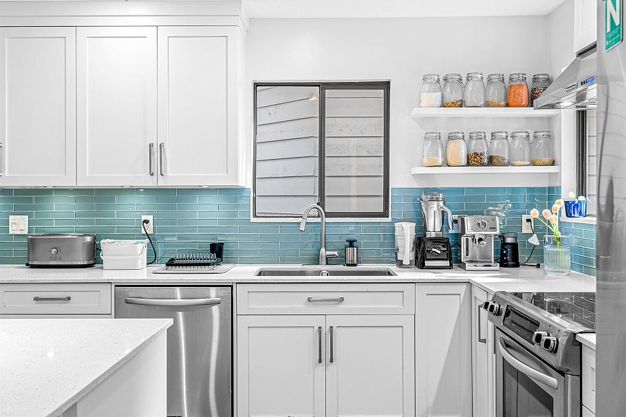 5709 Owl Court North Vancouver, BC - 1