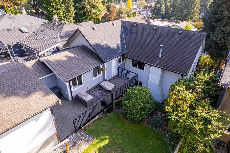 324 E 24th Street North Vancouver, BC - 36