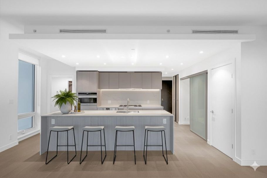 3101 1500 Fern Street North Vancouver, BC - 2