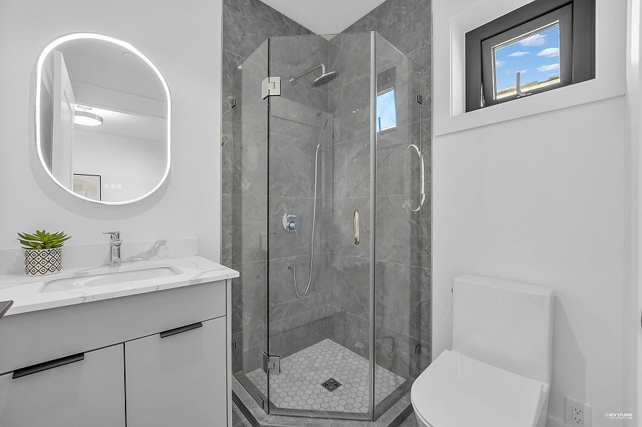 1 1722 W 68th Avenue Vancouver, BC - 18