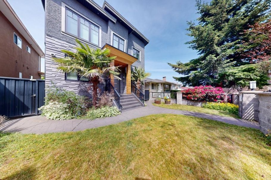3317 E 3rd Avenue Vancouver, BC - 6