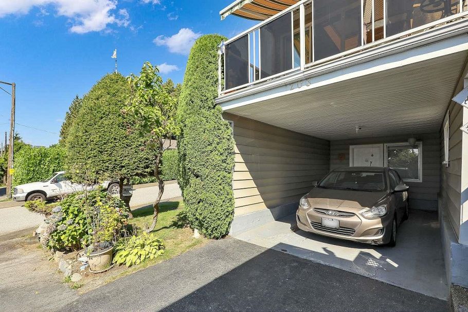 203 E 26th Street North Vancouver, BC - 31