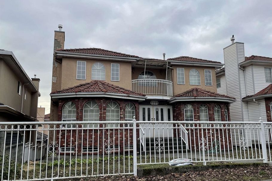 7275 Victoria Drive Vancouver, BC - 1