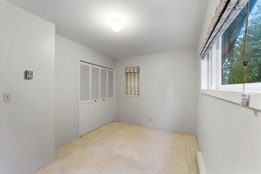 1064 Ruthina Avenue North Vancouver, BC - 34