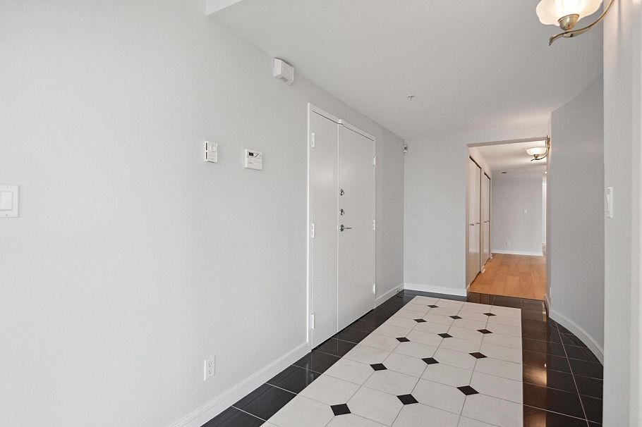 5A 1403 Beach Avenue Vancouver, BC - 7