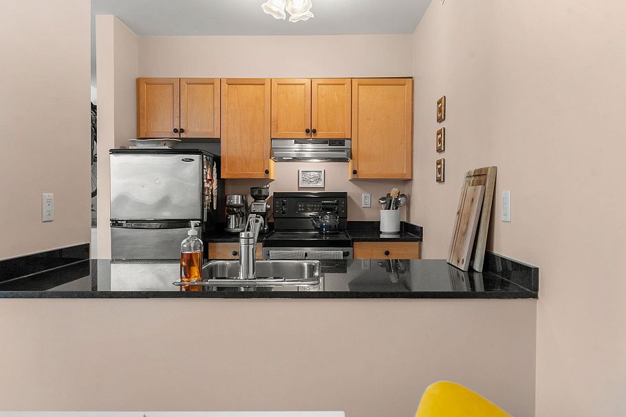 305 33 N Templeton Drive Vancouver, BC - 8