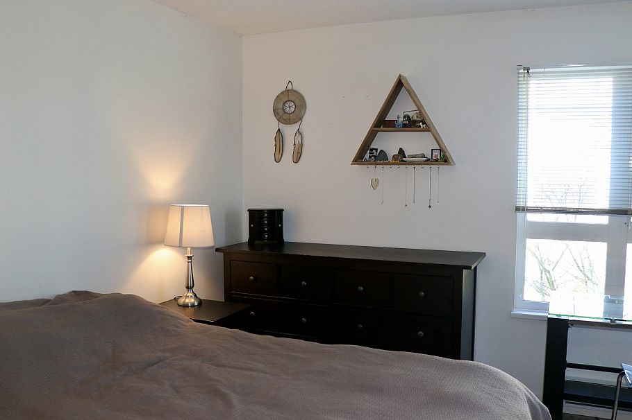 403 106 W Kings Road North Vancouver, BC - 13